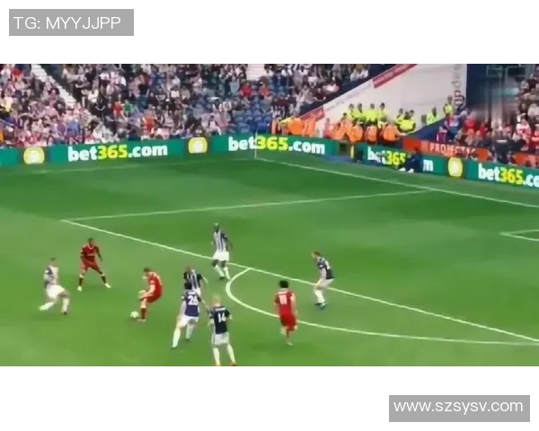 足球天才过人技巧大揭秘 球星一对一精彩瞬间解析