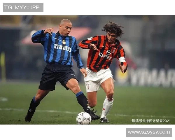 足球球星骑摩托车展现酷炫一面引发粉丝热议与关注